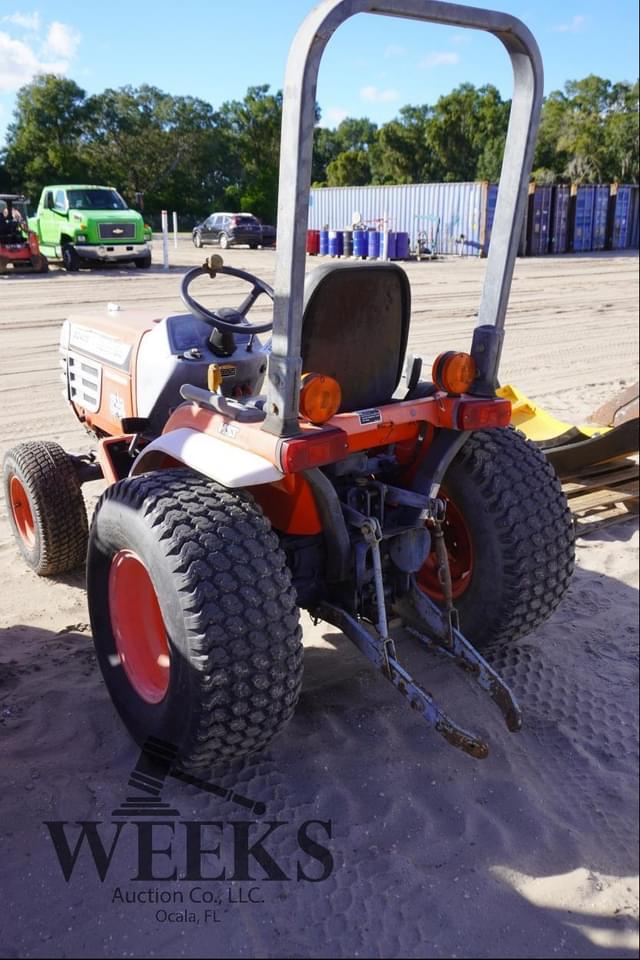 Image of Kubota B2400 equipment image 4