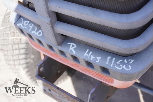 Image of Kubota B2400 equipment image 2