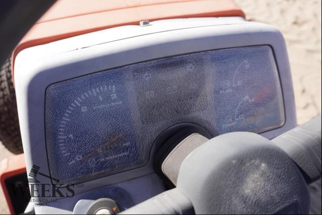 Image of Kubota B2400 equipment image 3