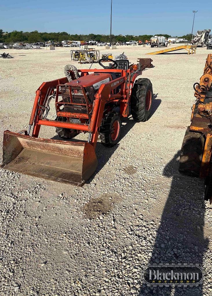 Image of Kubota B2400 Image 0