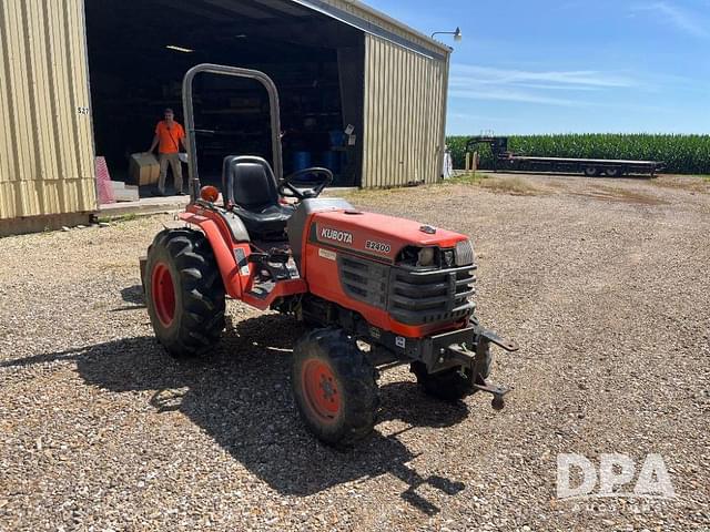 Image of Kubota B2400 equipment image 3