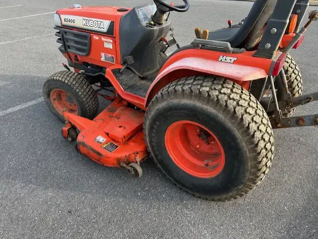 Image of Kubota B2400HSD equipment image 3