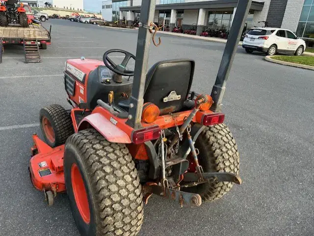 Image of Kubota B2400HSD equipment image 4