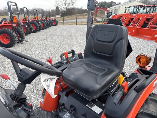 Image of Kubota B2401 equipment image 1