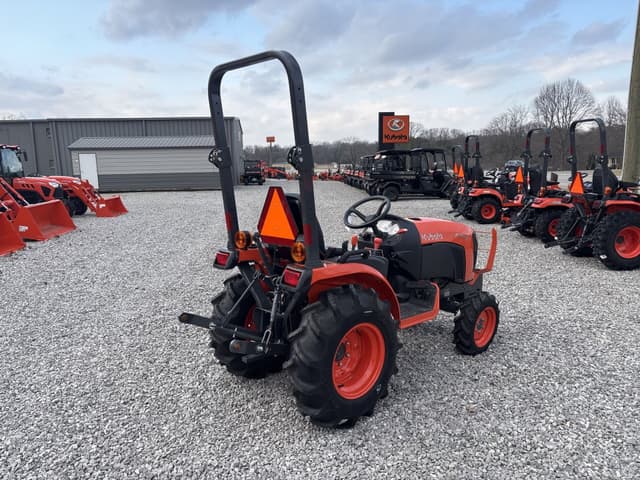 Image of Kubota B2401 equipment image 2