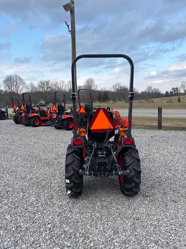Image of Kubota B2401 equipment image 3