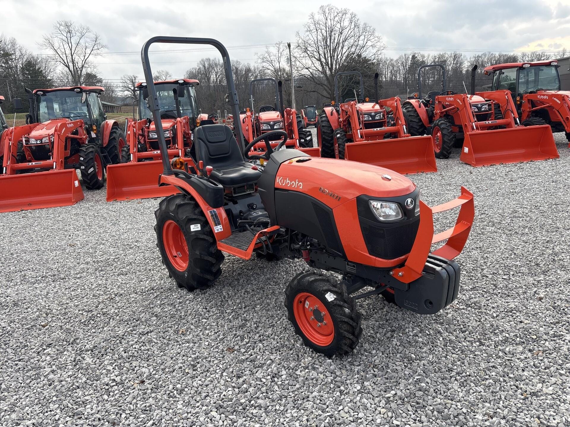 Kubota B2401 Equipment Image0
