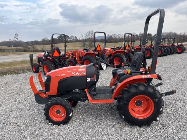 Image of Kubota B2401 equipment image 4