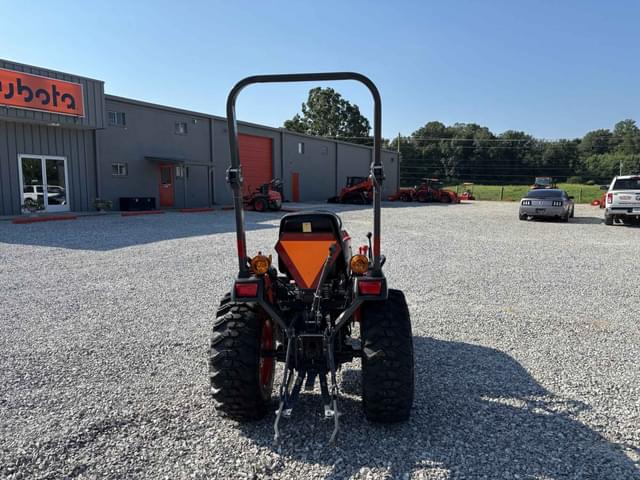 Image of Kubota B2401DT equipment image 4