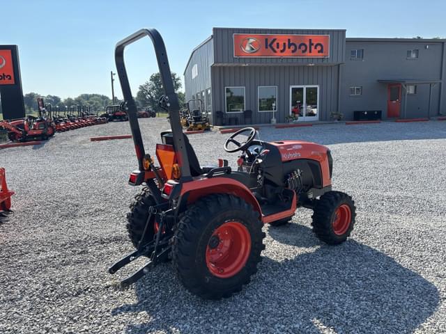 Image of Kubota B2401 equipment image 2
