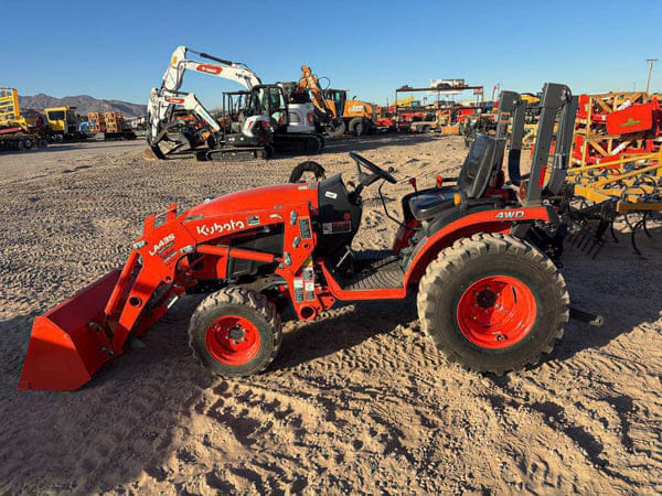 Kubota B2401 Equipment Image0
