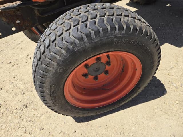Image of Kubota B2410 equipment image 3