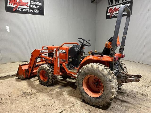 Image of Kubota B2410 equipment image 2
