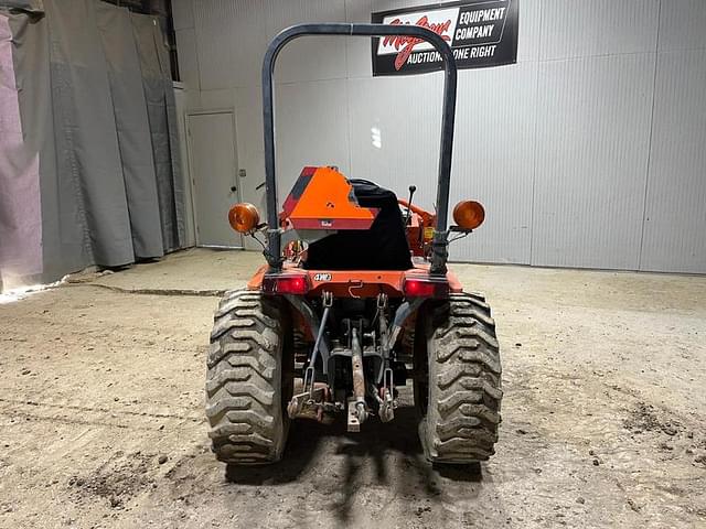 Image of Kubota B2410 equipment image 3