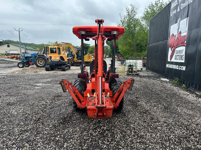 Image of Kubota B26 equipment image 2