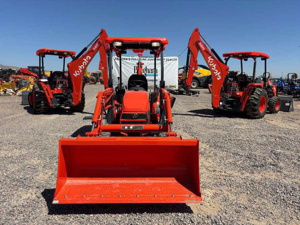 Image of Kubota B26 equipment image 2