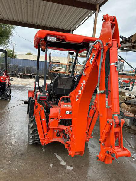 Image of Kubota B26 equipment image 3