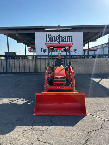 Image of Kubota B26 equipment image 2