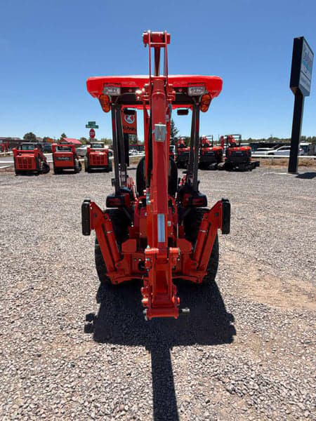 Image of Kubota B26 equipment image 3