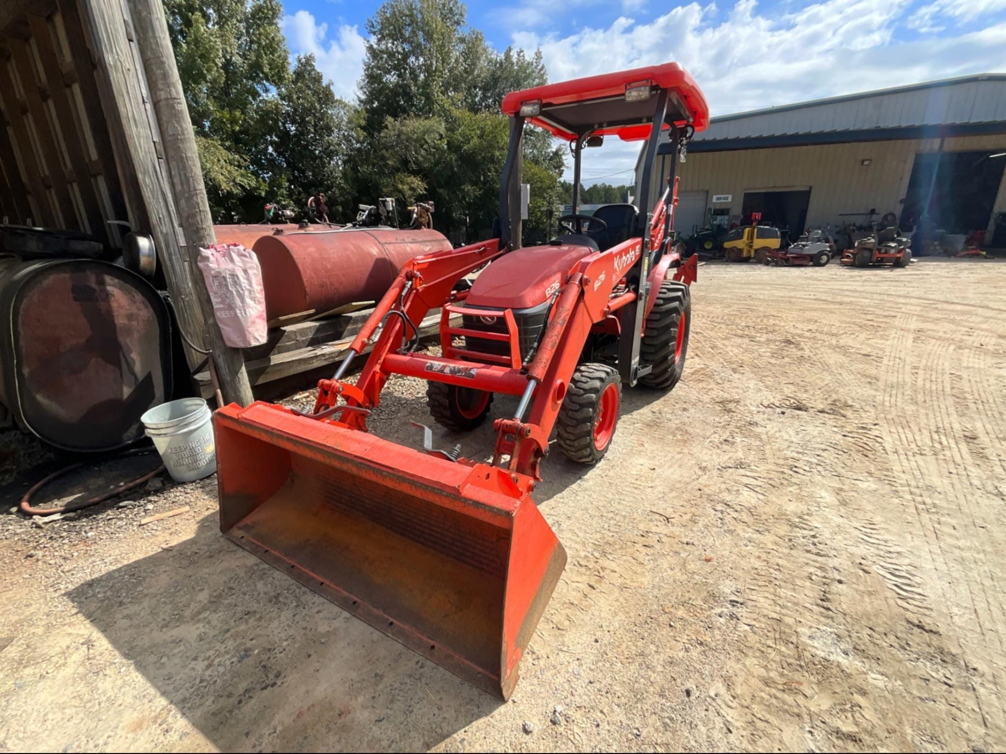 Kubota B26 Equipment Image0