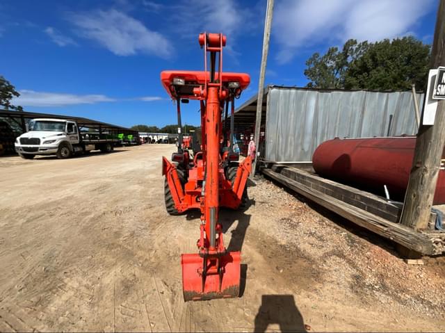 Image of Kubota B26 equipment image 3