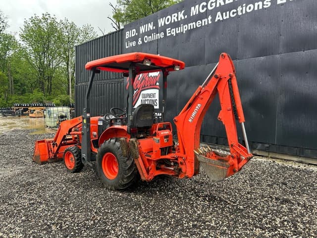 Image of Kubota B26 equipment image 1