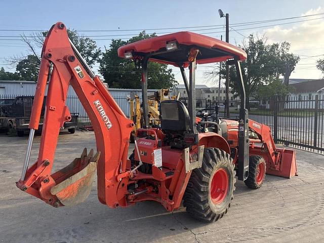 Image of Kubota B26 equipment image 3