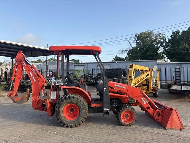 Image of Kubota B26 equipment image 4
