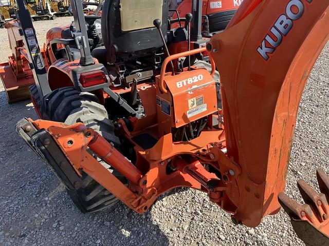 Image of Kubota B26 equipment image 4