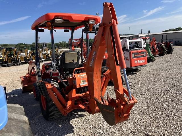 Image of Kubota B26 equipment image 3