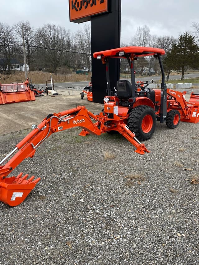 Image of Kubota B26 equipment image 2