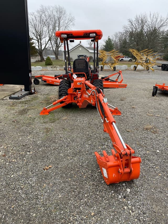 Image of Kubota B26 equipment image 3