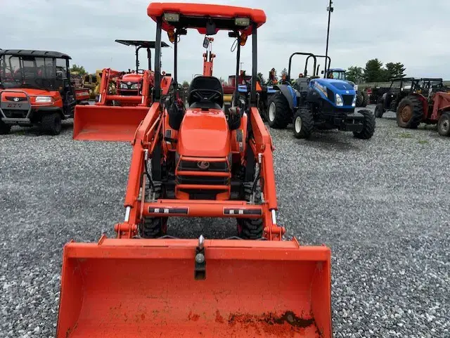 Image of Kubota B26 equipment image 1