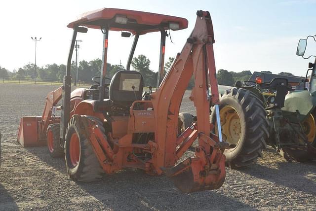 Image of Kubota B26 equipment image 1