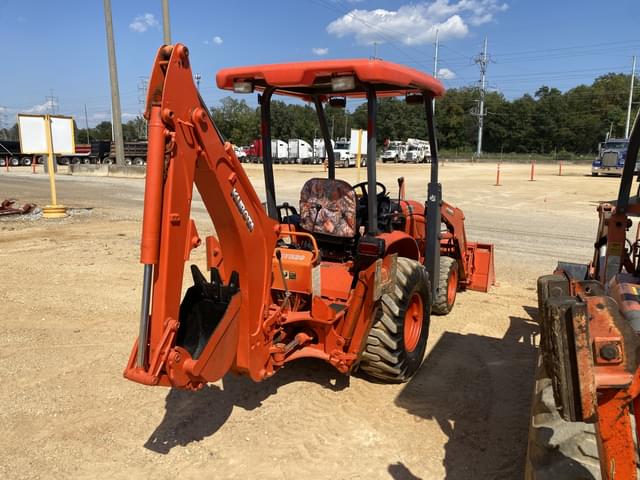 Image of Kubota B26 equipment image 2