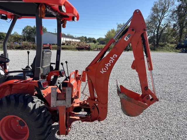 Image of Kubota B26 equipment image 3