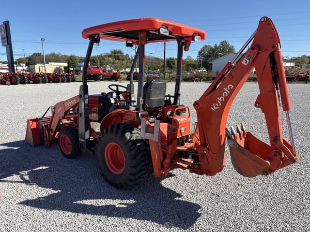 Image of Kubota B26 equipment image 4