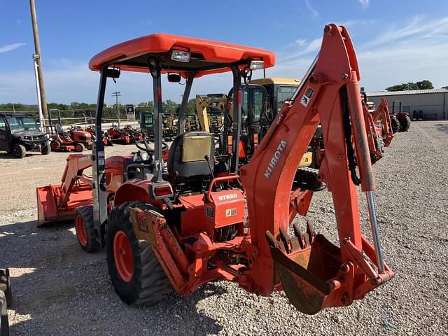 Image of Kubota B26 equipment image 3