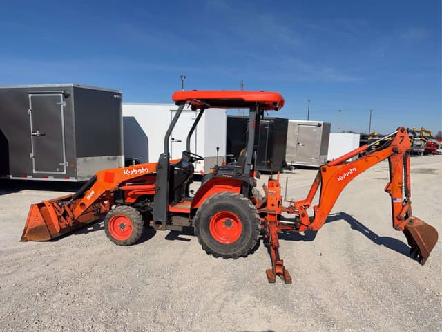 Image of Kubota B26 equipment image 1