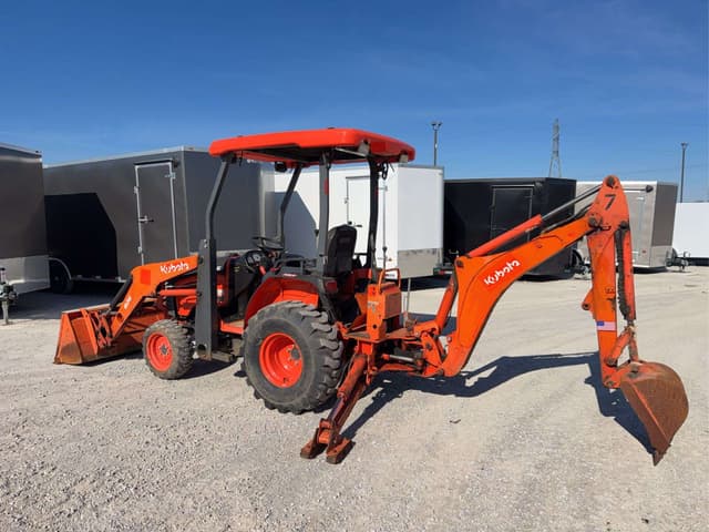 Image of Kubota B26 equipment image 2