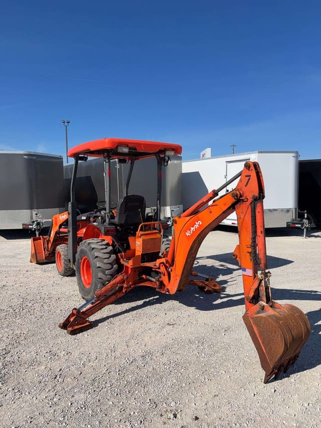 Image of Kubota B26 equipment image 3