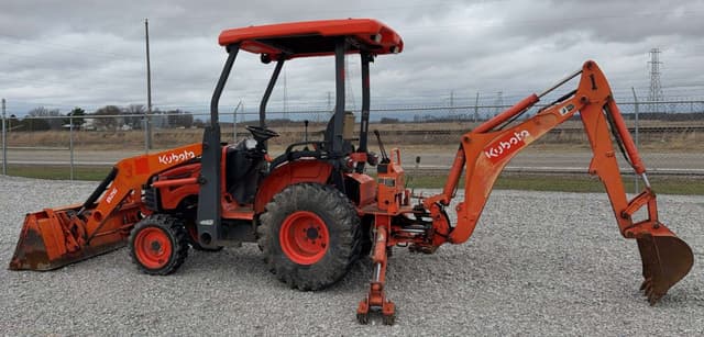 Image of Kubota B26 equipment image 2