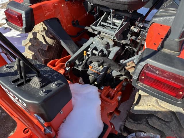 Image of Kubota B2601 equipment image 4