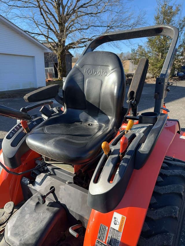 Image of Kubota B2601 equipment image 3