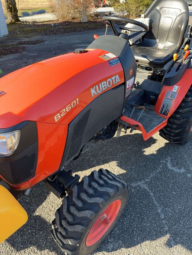 Image of Kubota B2601 equipment image 1