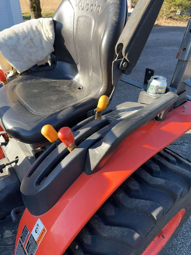 Image of Kubota B2601 equipment image 3