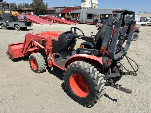 Image of Kubota B2601 equipment image 3