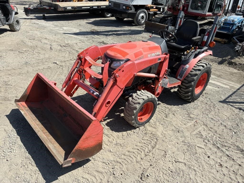 Kubota B2601 Equipment Image0