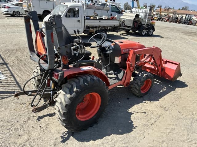 Image of Kubota B2601 equipment image 2