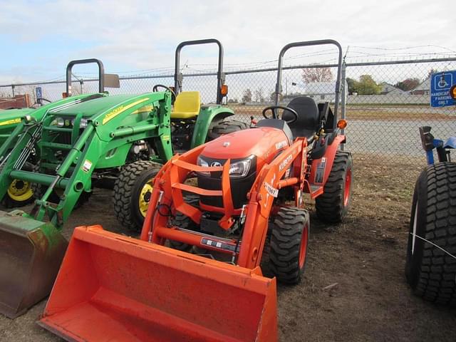 Image of Kubota B2601 equipment image 3